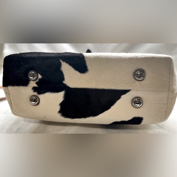 Circle Y of Yoakam - B/W Cowhide Putse. Handmade - Picture 11 of 11